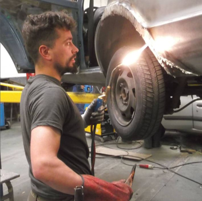 Carrosserie soudure étamage en pente négative