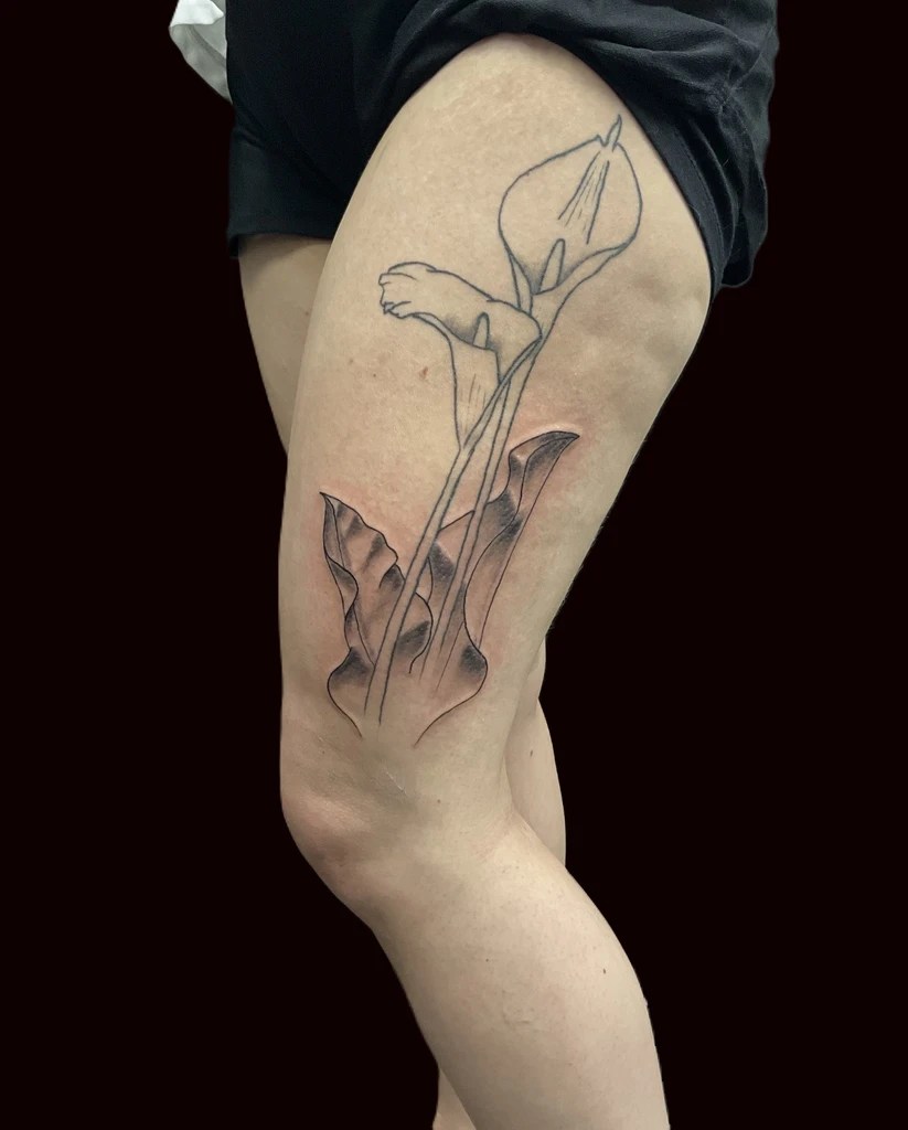 tatouage-arum-degrade-de-gris