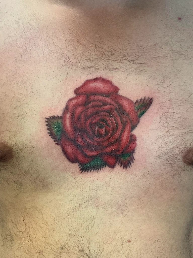 tattoo d'une rose rouge