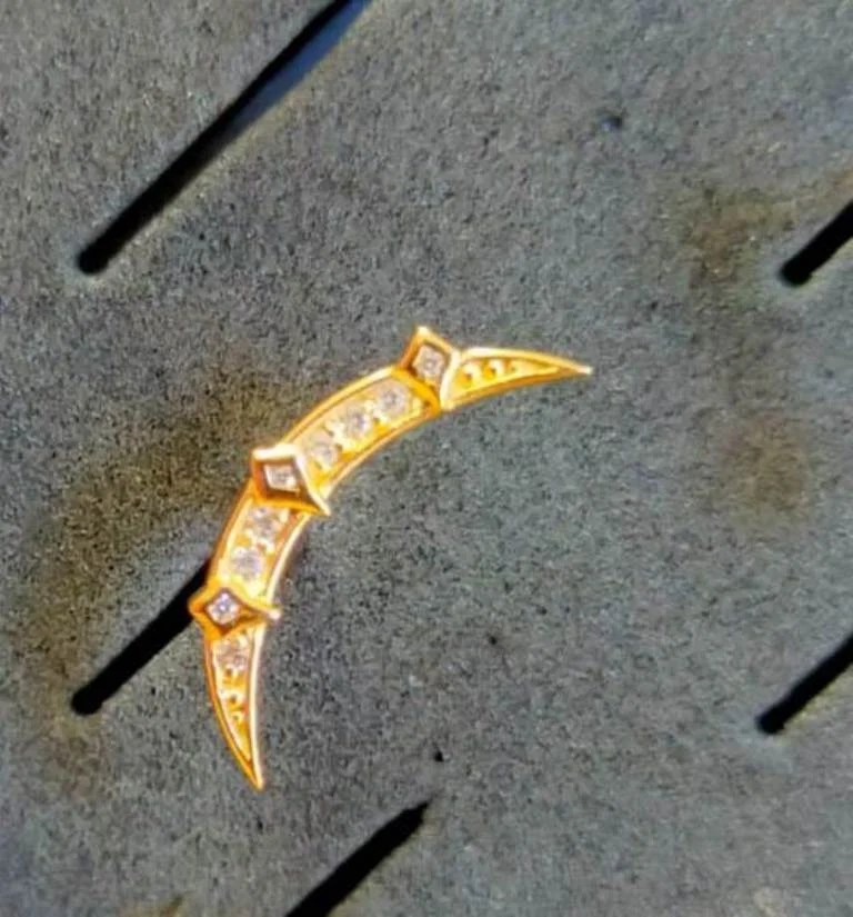 Piercing oreille croissant de lune et strass