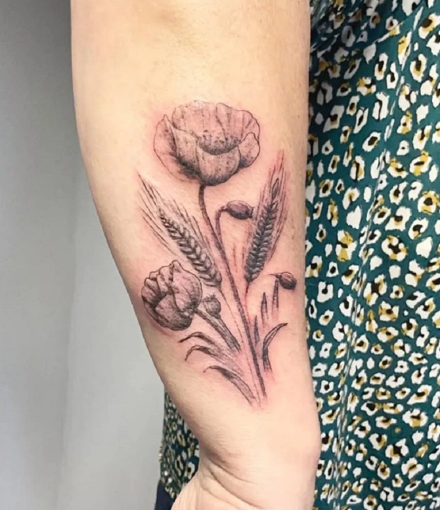 Tatouage champêtre coquelicot et épi de blé